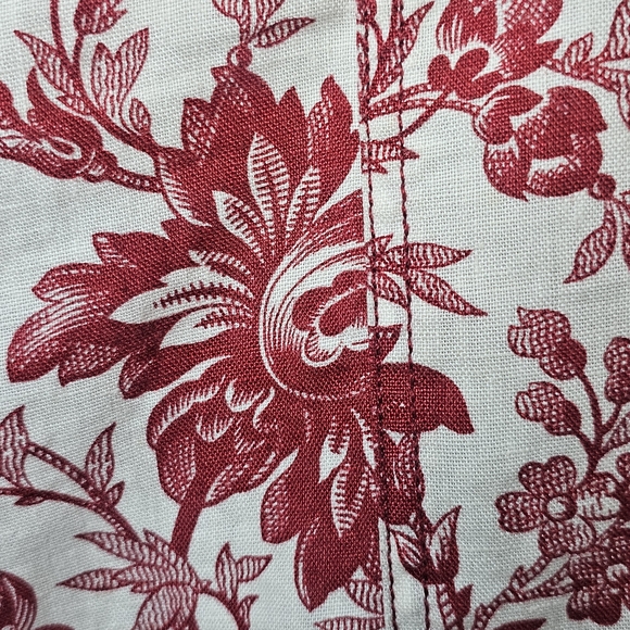 Ann Taylor A-Line Skirt in Red and Cream Floral - Picture 7 of 10